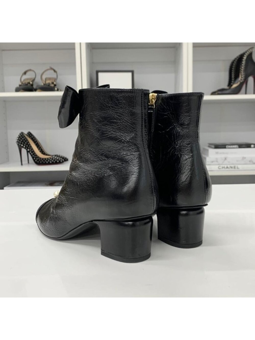 Chanel CC Logo Ribbon Leather Fabric Pearl Short Boots - Picture 5 of 11